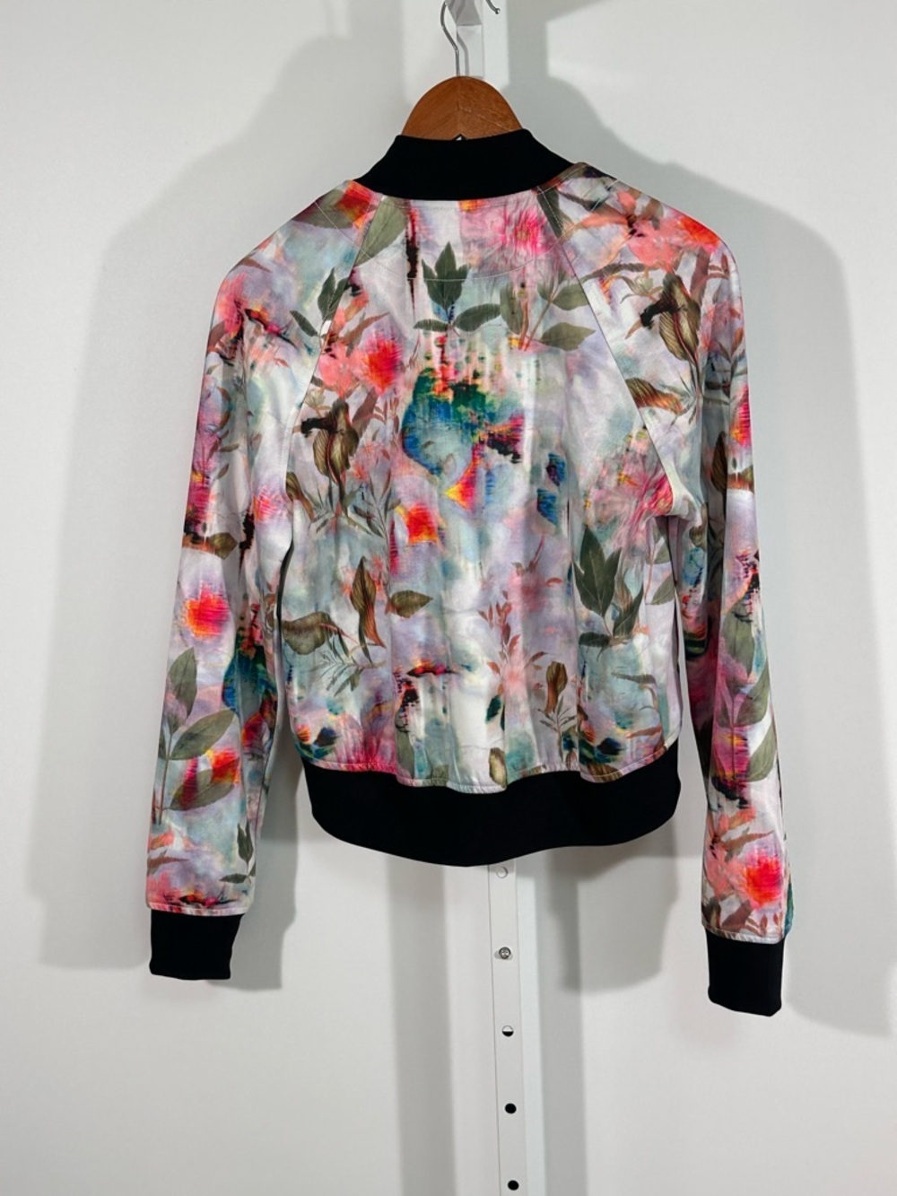 Pam & Gela Floral Print Bomber Jacket Small Watercolor Zip Front Cropped Jacket - Picture 6 of 8